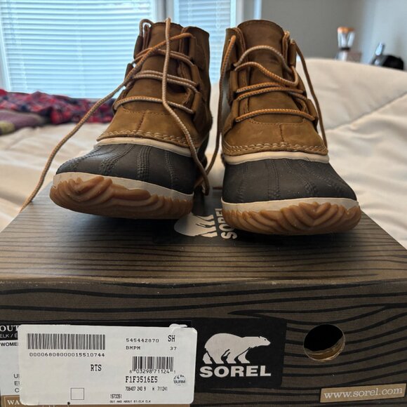 Sorel Waterproof rain boots. Brand new. - Picture 2 of 6